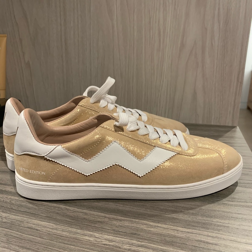 Gold metallic leather sneaker